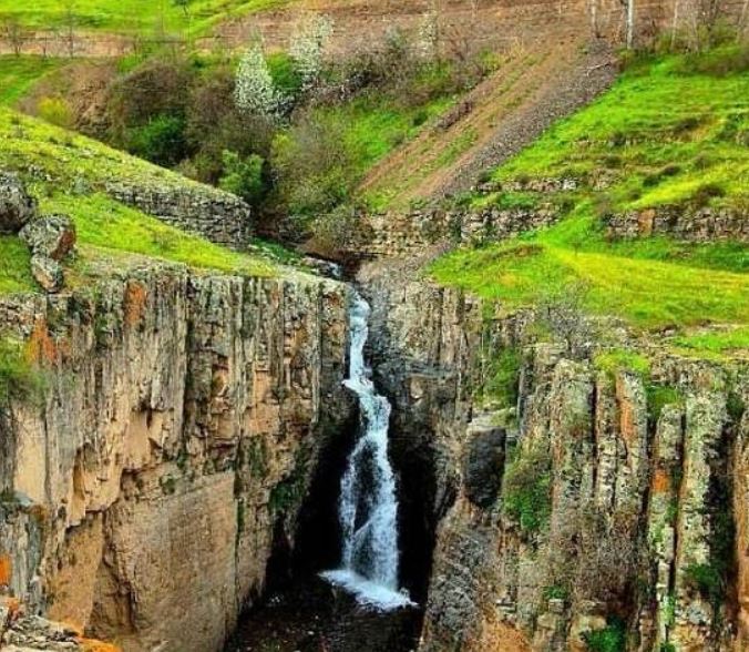 آبشار چالاچوخور؛ یک جاذبه فوق العاده دیدنی در اردیبل
