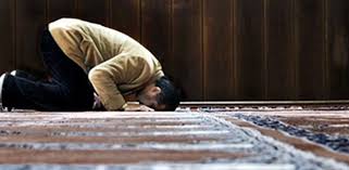 آیا هنگام نماز خواندن می توان به تلفن همراه پاسخ داد؟