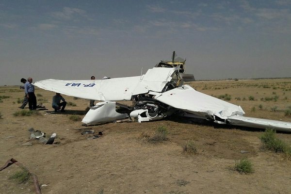 سقوط یک فروند هواپیمای آموزشی در کرج