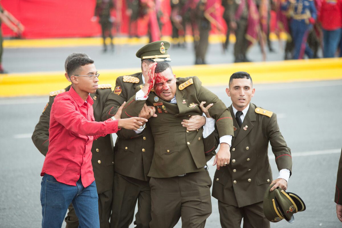 ترور رئیس جمهور ونزوئلا شکست خورد/ انهدام پهپاد مهاجم توسط محافظان + تصاویر