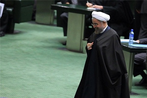 نامه اعتراضی روحانی به رهبری : درخواست گزارش مجلس وجاهت قانونی ندارد