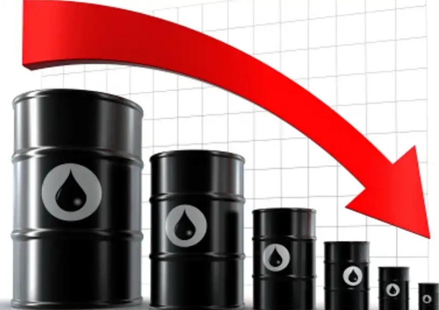 سقوط قیمت نفت با افزایش بی سابقه ذخایر آمریکا