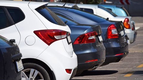 خبر ترخیص خودروهای وارداتی،‌ فروشنده‌ها را در بازار افزایش داد