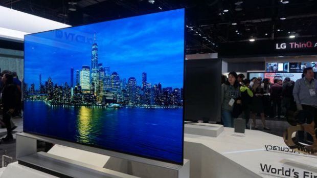 نگاه نزدیک ویدیویی به تلویزیون ۸۸ اینچی ۸K ال جی در نمایشگاه CES 2019