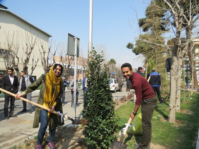 مراسم روز درختکاری متفاوت در دانشگاه شریف