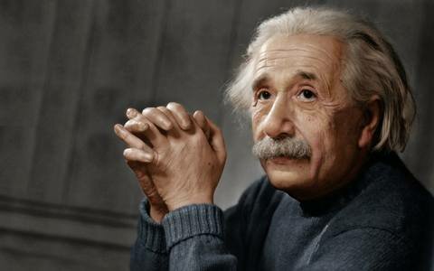 وفات “استیون هاوکینگ” در زادروز “آلبرت اینشتین”
