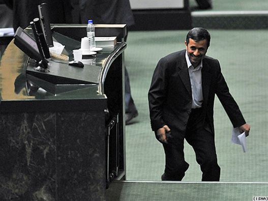 تعامل عجیب احمدی‌نژادی‌های مجلس یازدهم با دولت روحانی