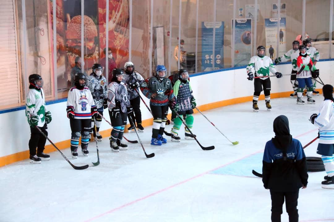 رقابت های انتخابی تیم ملی اسکیت هاکی روی یخ بانوان/تصاویر