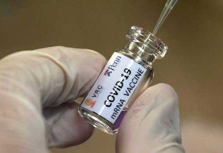 تزریق دُز سوم واکسن کرونا در ایران