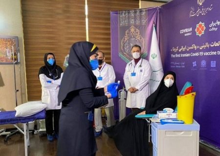 دختر رئیس ستاد اجرایی فرمان امان نخستین دریافت کننده واکسن ایرانی کرونا