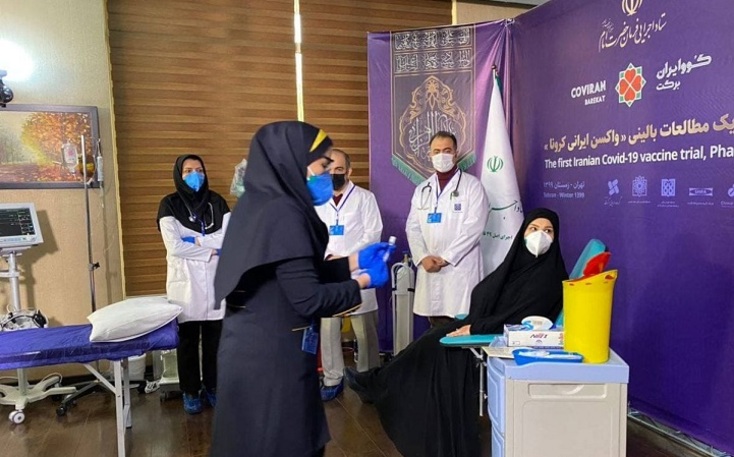 دختر رئیس ستاد اجرایی فرمان امان نخستین دریافت کننده واکسن ایرانی کرونا