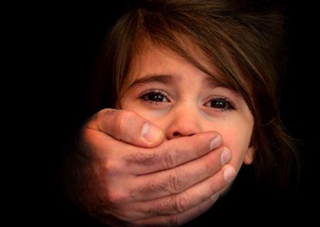 روایتی از آزار‌های دختر ۷ساله توسط مرد همسایه