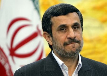 احمدی‌نژاد تهدید کرده اسنادی دارد که بلایی سرش بیاید منتشر می‌کند؛ عدم برخورد نظام با او هم همین است