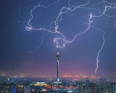 رعد و برق زیبا در آسمان تهران / عکس