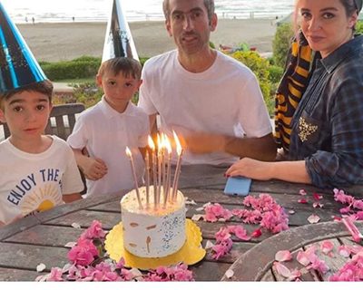 جشن تولد خانوادگی مجتبی جباری کنار دریا/ عکس