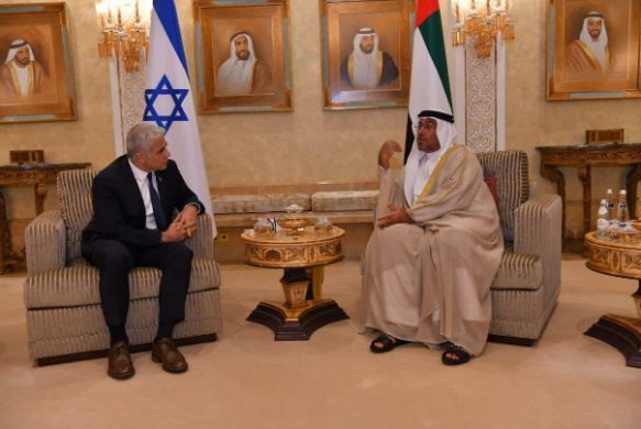 وزیر خارجه اسرائیل وارد امارات شد/ افتتاح سفارت در ابوظبی و کنسولگری در دوبی