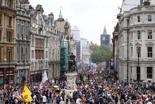 تظاهرات ضد قرنطینه در لندن/ عکس