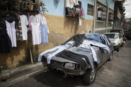 خشک کردن لباس در ونزوئلا/ عکس