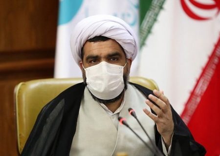 راهکار امام‌جمعه کیش درباره بدحجابی در ادارات