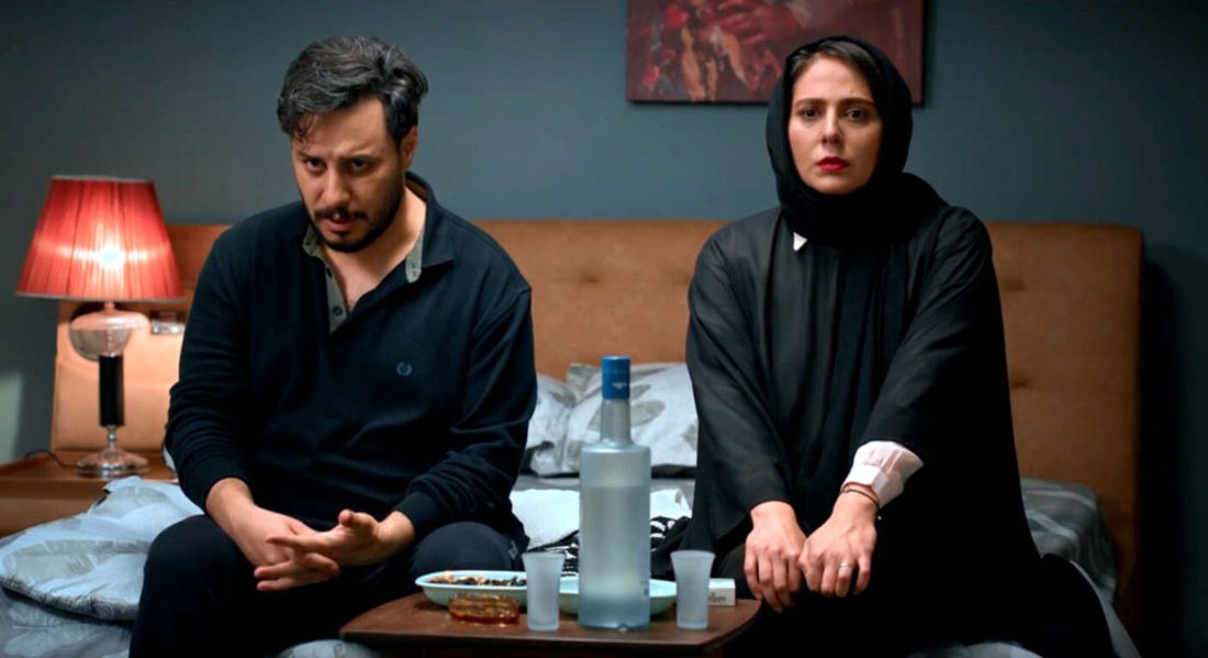 حمله فراستی به «زخم کاری» و جواد عزتی