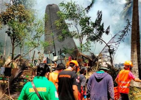 محل سقوط هواپیمای نظامی فیلیپین/ عکس