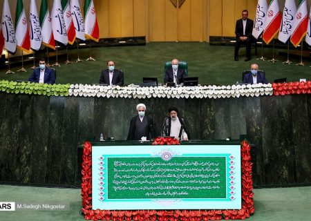 غایبان مراسم تحلیف رئیسی: آملی لاریجانی، علی لاریجانی ، احمدی نژاد و حسن خمینی