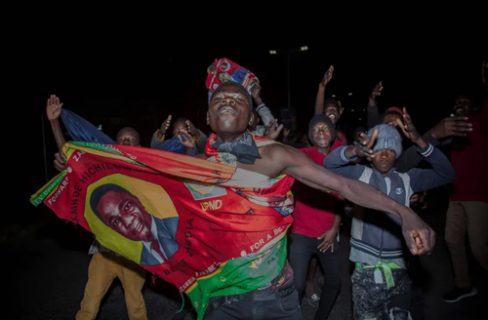شادمانی هواداران نامزد اپوزیسیون زامبیا / عکس