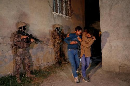 دستگیری پناهجویان افغان در ترکیه / عکس