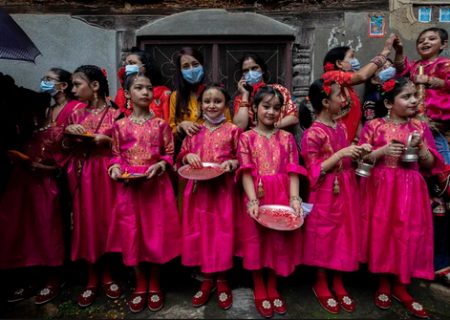دختران در جشنواره آیینی نپال/ عکس
