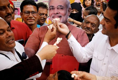 کیک تولد نخست وزیر هند/عکس