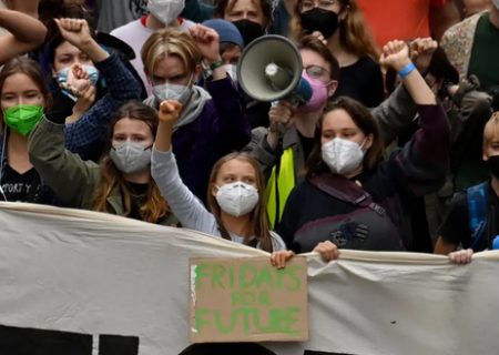 تظاهرات فعالان محیط زیست در برلین/ عکس