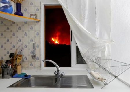فعالیت آتشفشان در مجمع الجزایر قناری اسپانیا/ عکس