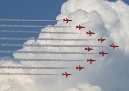 نمایش آکروباتیک نیروی هوایی انگلیس بر فراز قبرس/ عکس