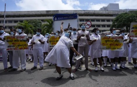 اعتصاب کارکنان بخش بهداشت و درمان سریلانکا/عکس