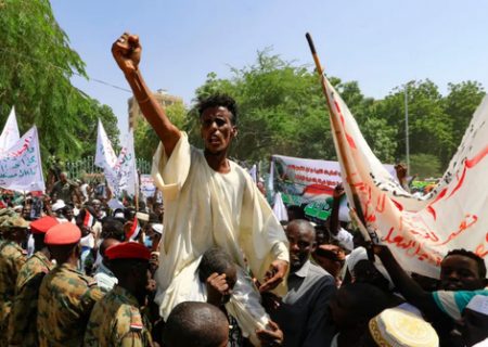 تظاهرات برای انحلال دولت در سودان/ عکس