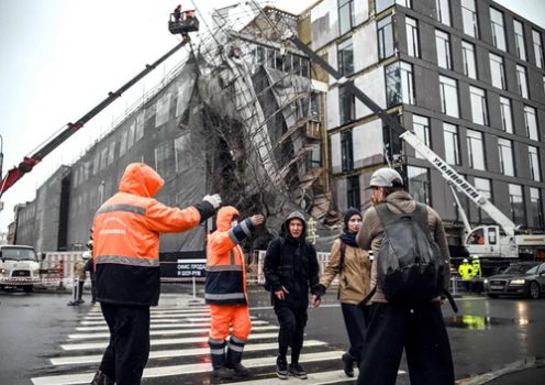ریزش بخش هایی از یک ساختمان در توفان مسکو/ عکس