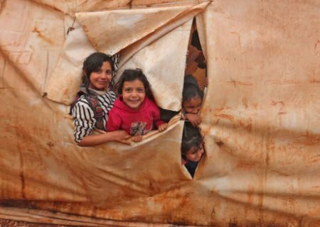 چادر کلاس درس کودکان سوریه/ عکس