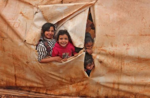 چادر کلاس درس کودکان سوریه/ عکس