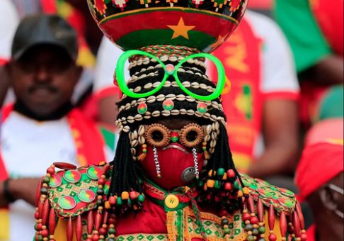 تماشاچیان مسابقه تیم ملی فوتبال کامرون با اتیوپی/عکس