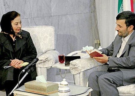 هدیه مهمی که همسر دکتر فاطمی به احمدی نژاد داد