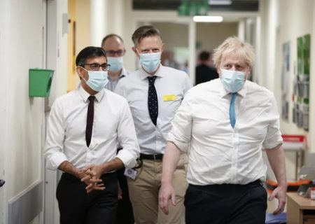 ژست نخست وزیر و خزانه دار انگلیس در بیمارستان/عکس