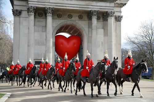 رژه اسب سواران به مناسبت “روزعشاق” در لندن/عکس