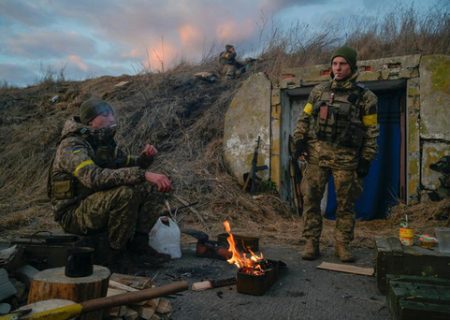 نیروهای اوکراینی در حومه شهر کی یف/ عکس