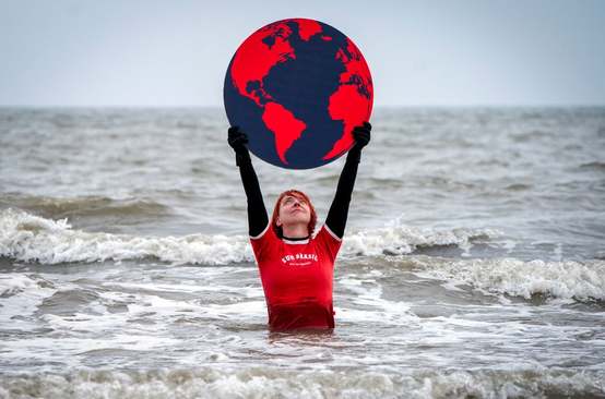 گرامیداشت روز زمین در ساحل اسکاتلند/عکس