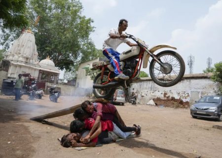 نمایش پرش با موتور در احمدآباد هند