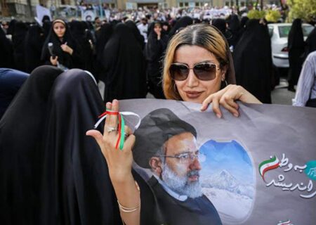 لطفا ورود بد حجاب ها را به راهپیمایی ها و صندوق های انتخاباتی ممنوع کنید
