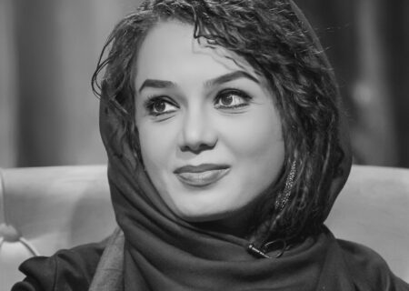 مونا برزویی ترانه‌سرا بازداشت شد