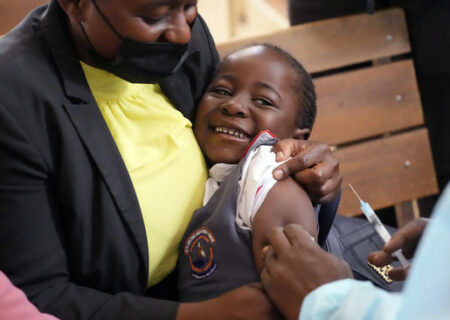 واکسیناسیون کودکان علیه سرخک در زیمبابوه