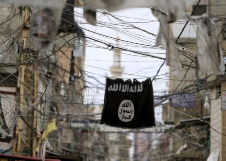 تردیدها درباره حمله داعش به شاهچراغ از کجاست؟