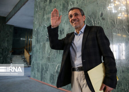امیری فر: احمدی‌نژاد با تیم جدیدش جلسات محرمانه دارد /قالیباف نباید درباره فرزندانش سکوت می‌کرد /محصولی مستاجر بود اما یکدفعه ثروتی بهم زد